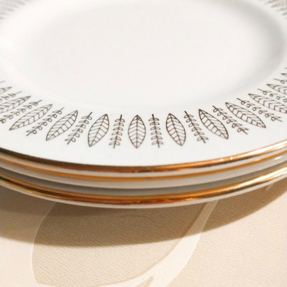 Beautiful Vintage Royal Knight 22K gold design - Picture 1 of 6